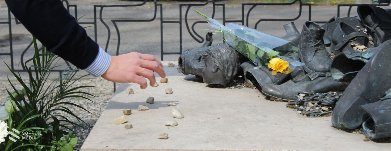 Megemlékezés volt a Holokauszt emléknapja alkalmából a Papréten