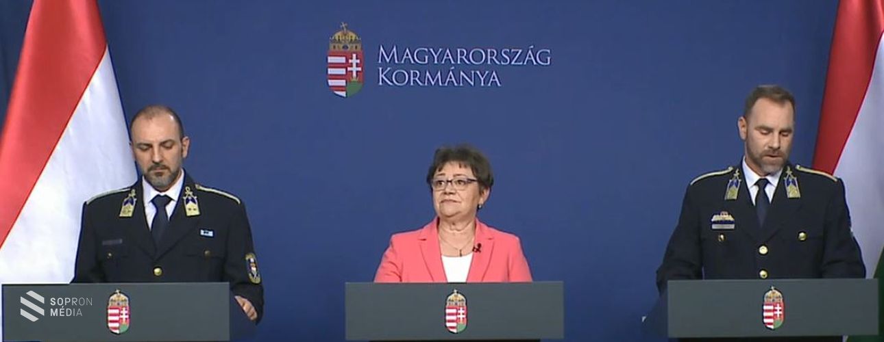 Schanda: ingyen utazhatnak az egészségügyi dolgozók