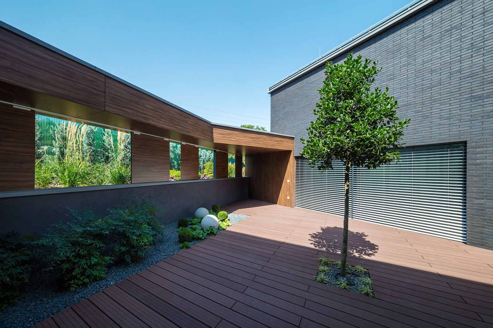 Internorm Fekete a középpontban Internormmal Törökbálint