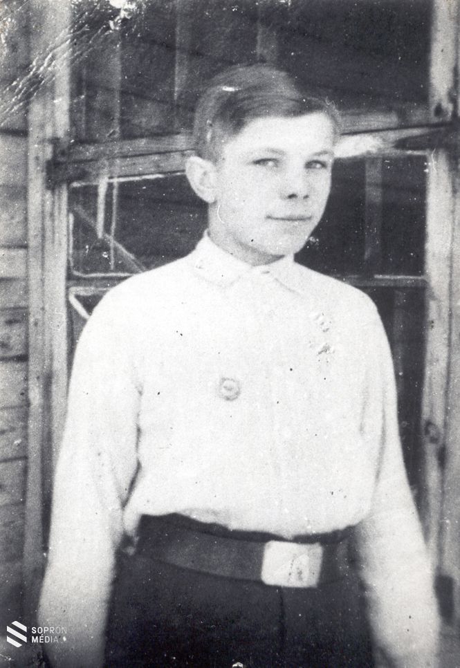 Jurij Alekszejevics Gagarin gyermekkorában  