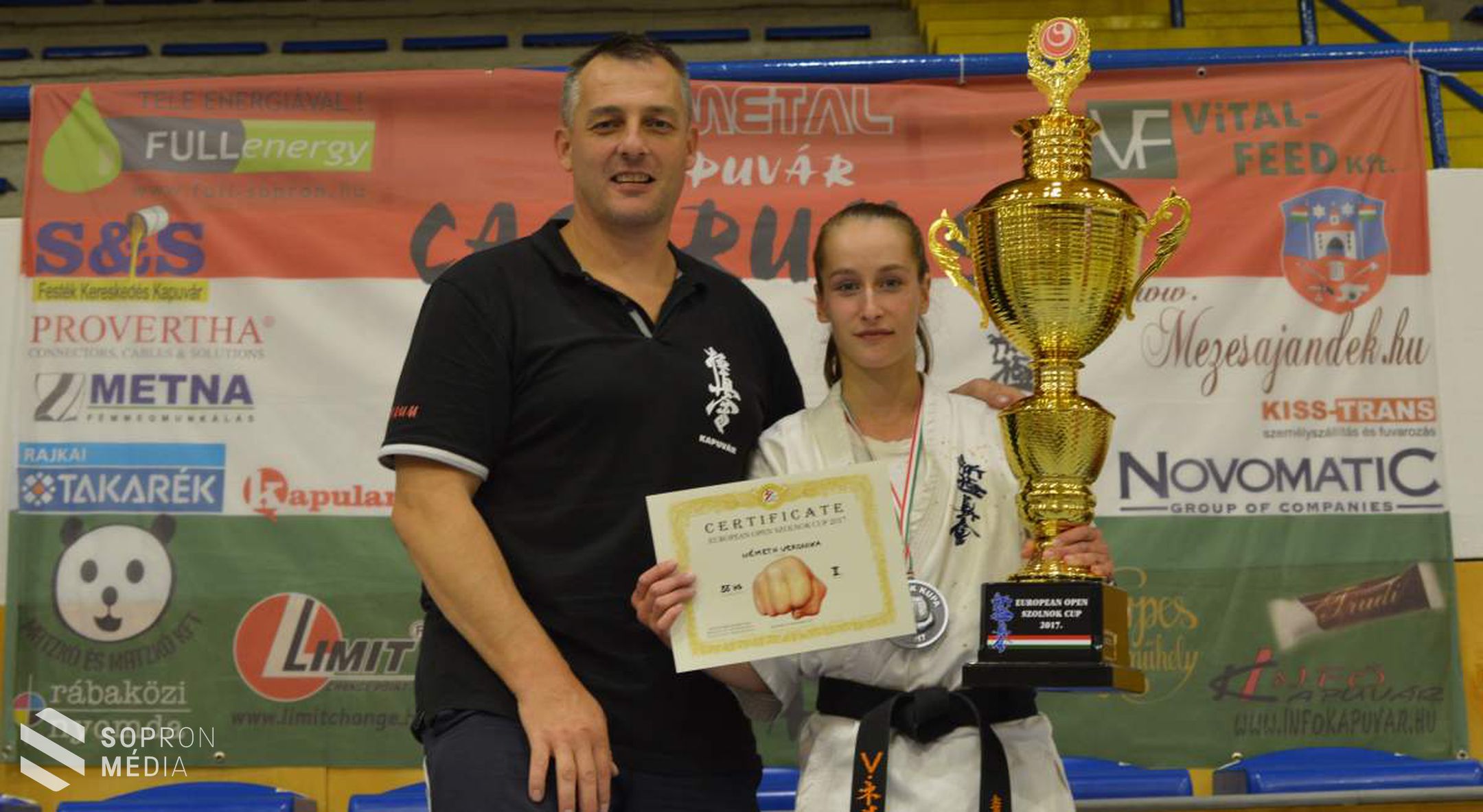Csillogó ezüst a Szolnoki Nemzetközi Karate versenyről