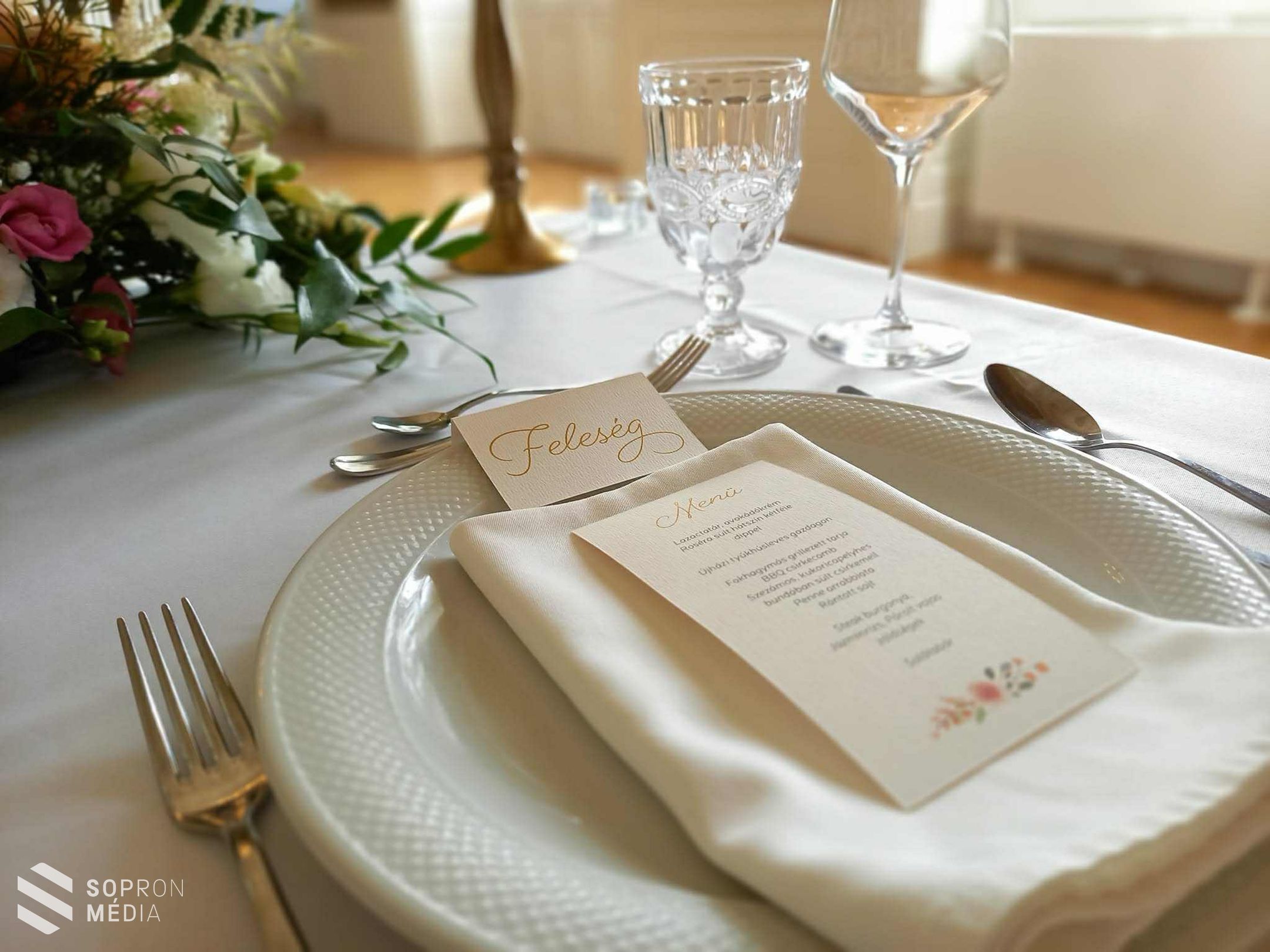 Fény, csillogás, elegancia – minden a divatról szól a Lenck-villában!