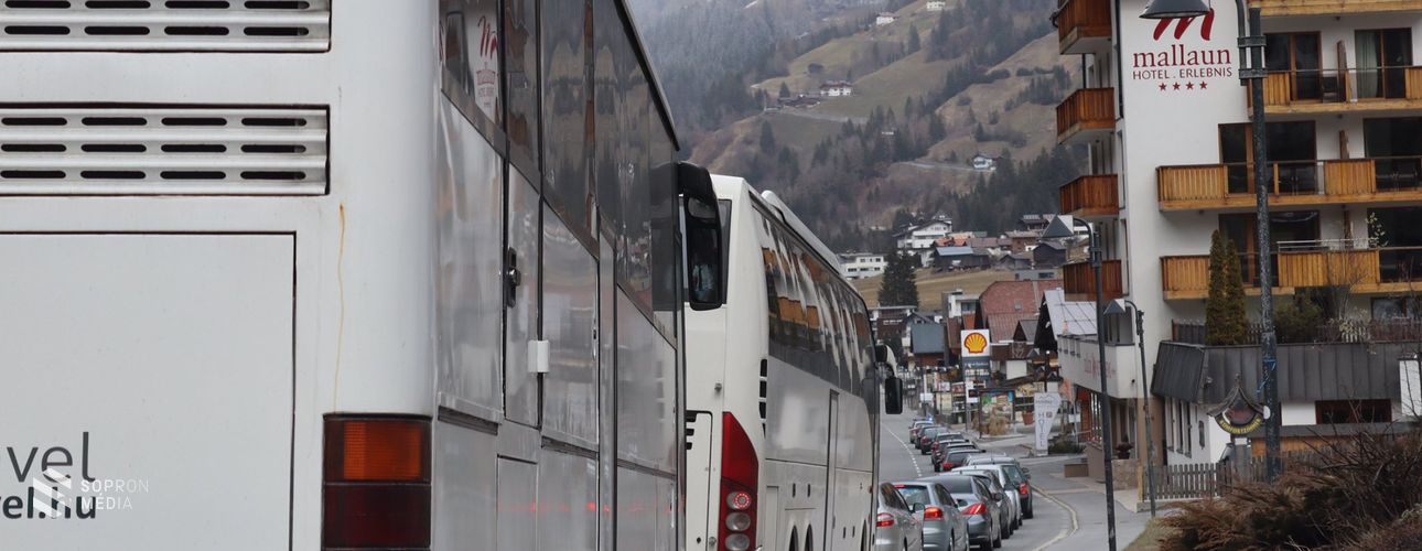 Hazatért 502 magyar a vesztegzár alá helyezett tiroli térségből