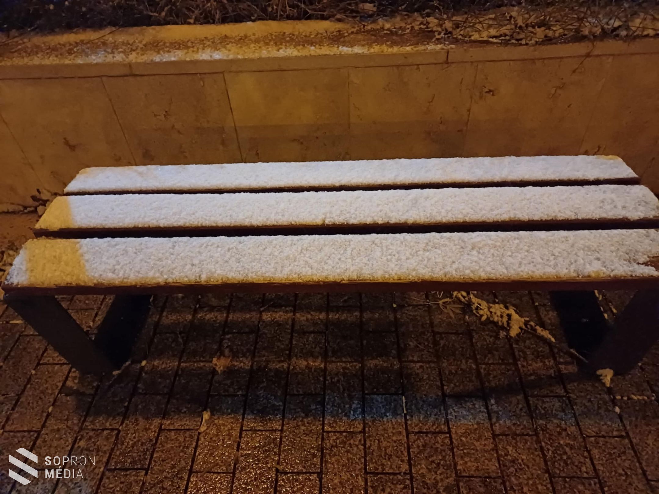 Kifehéredett a táj Sopronban