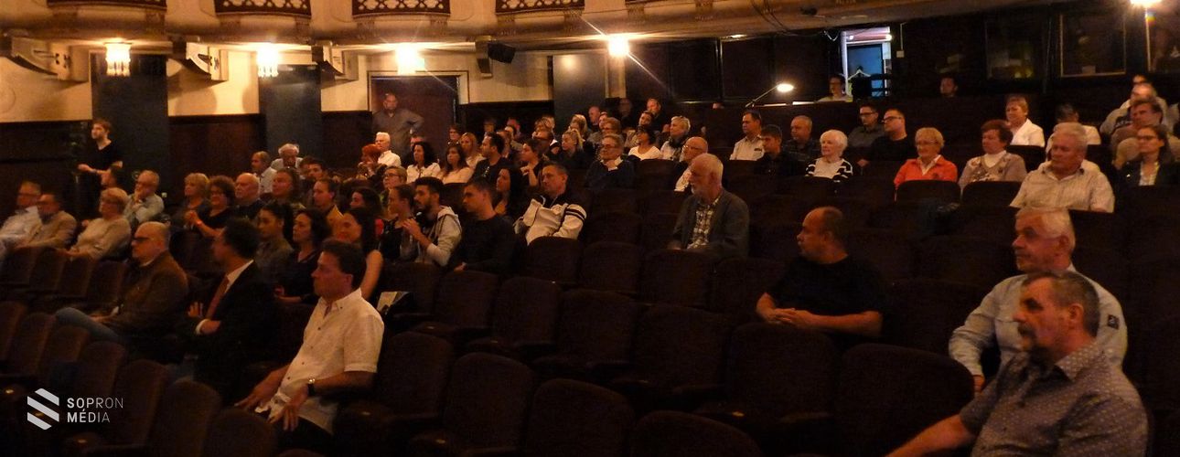 Évadnyitó társulati ülést tartott a Soproni Petőfi Színház