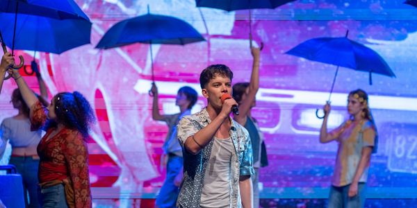 Képzelt riport egy amerikai popfesztiválról