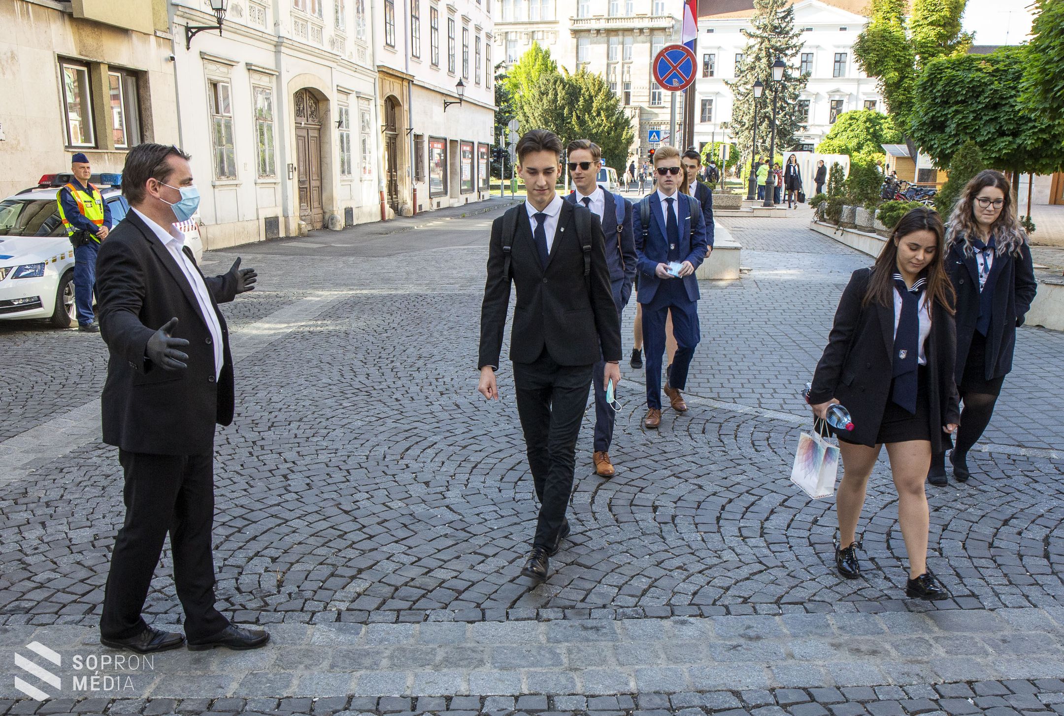 Hajrá Domi! - így kezdődött a rendkívüli érettségi Sopronban - GALÉRIA