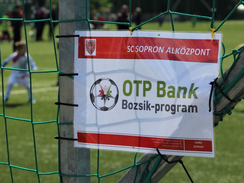 Közel ötszáz gyermek focizott a Bozsik fesztiválon Sopronban