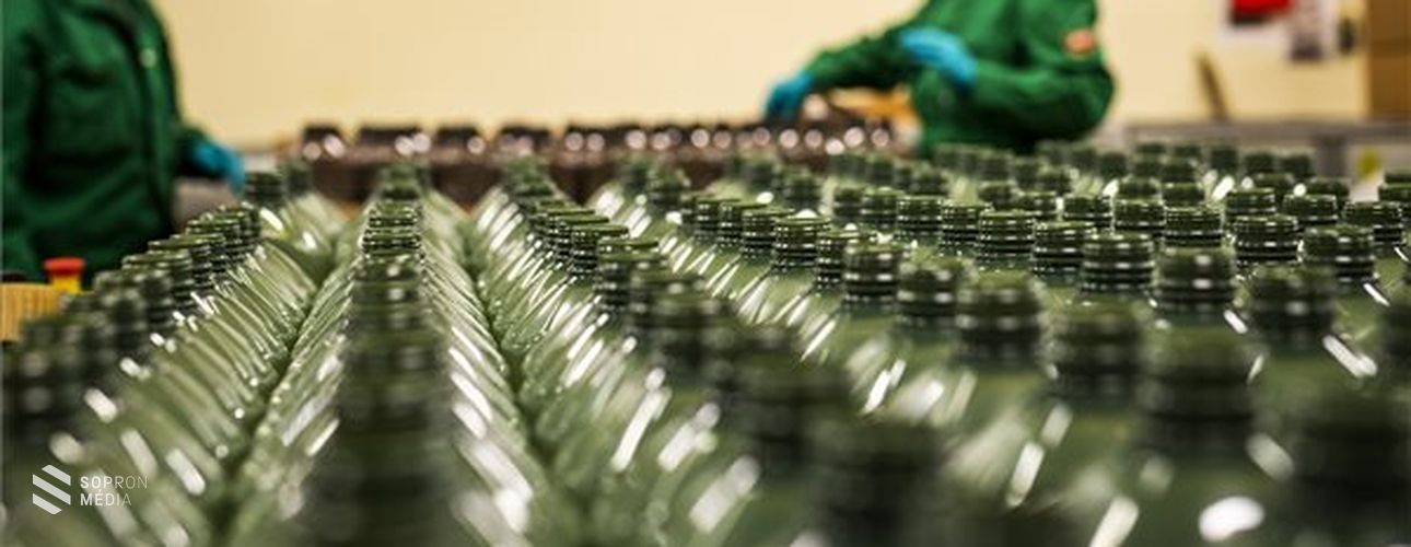 A kórházak fertőtlenítővel való ellátását a MOL is segíti
