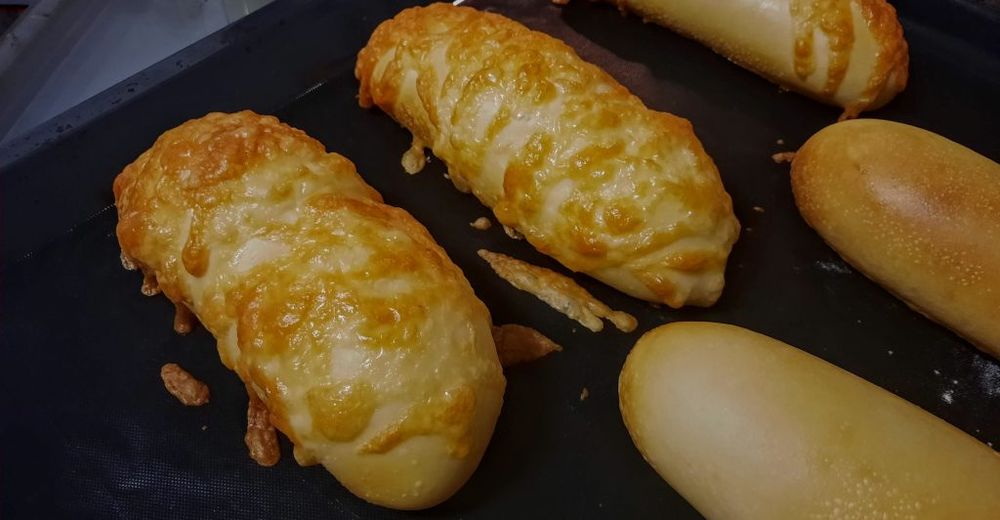 Éjszakai kelesztésű sajtos stangli