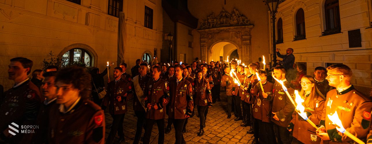 Valétálás - elbúcsúztak a Soproni Egyetem végzős hallgatói