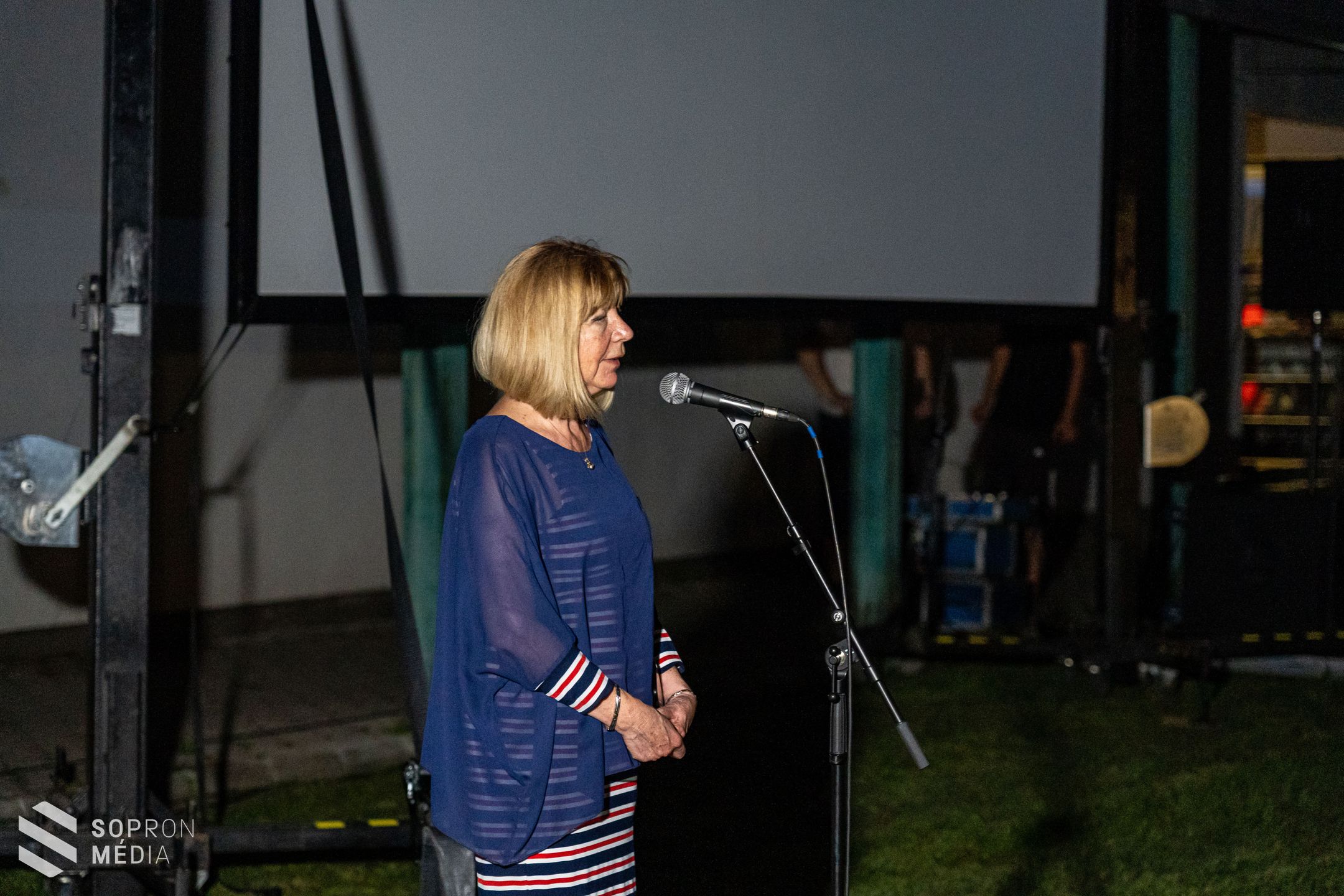 Nyáresti mozi a Jerevánon – Népszerű volt a Meseautó