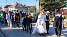 Felvonulással űzik el a telet Ágfalván