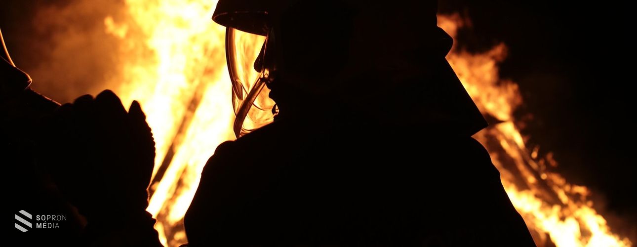 Gyűjtést szerveznek annak a fertőrákosi családnak, amelynek kigyulladt a családi háza tegnap!