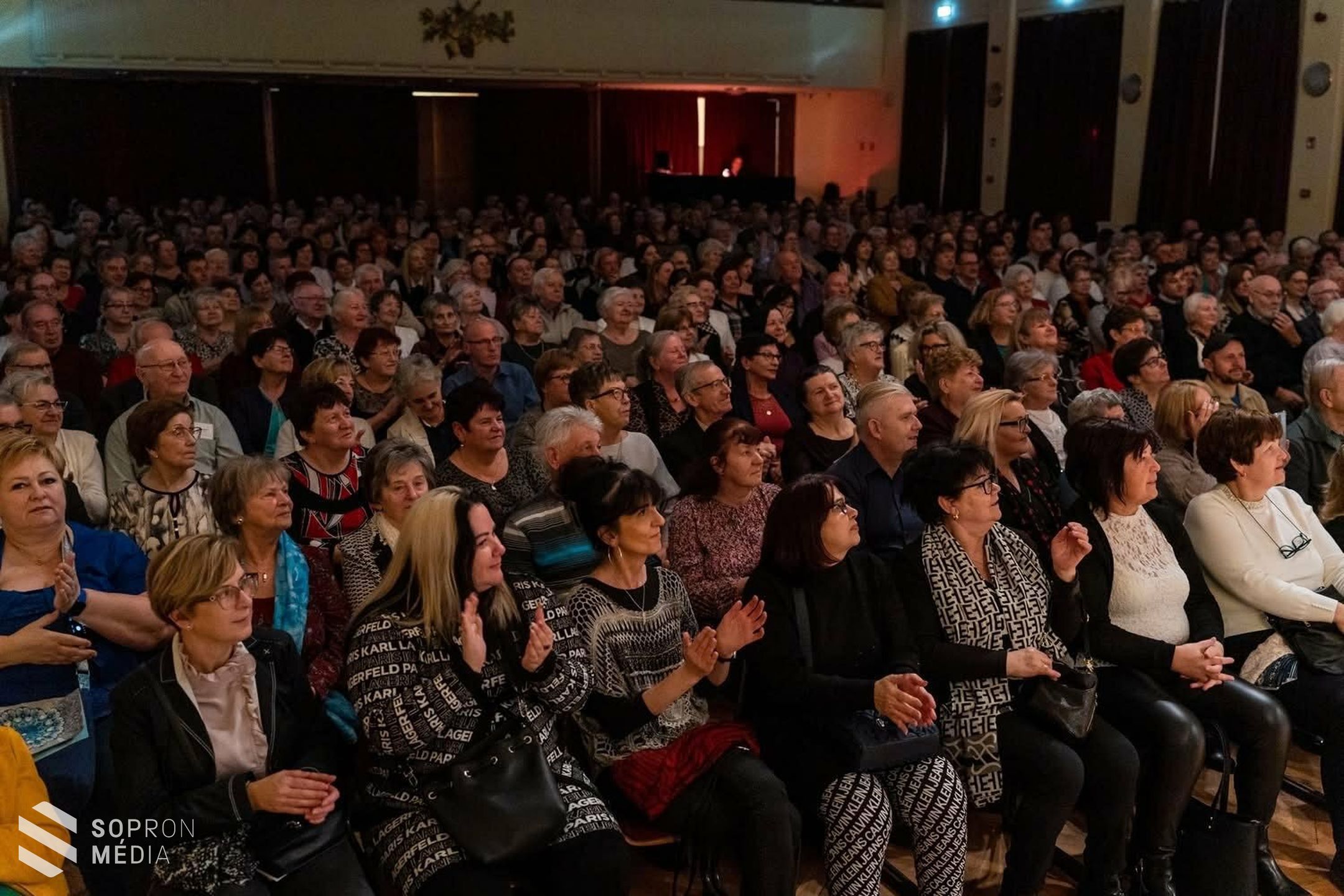 Operettünnep a GYIK Rendezvényházban: Oszvald Marika mindenkit levett a lábáról