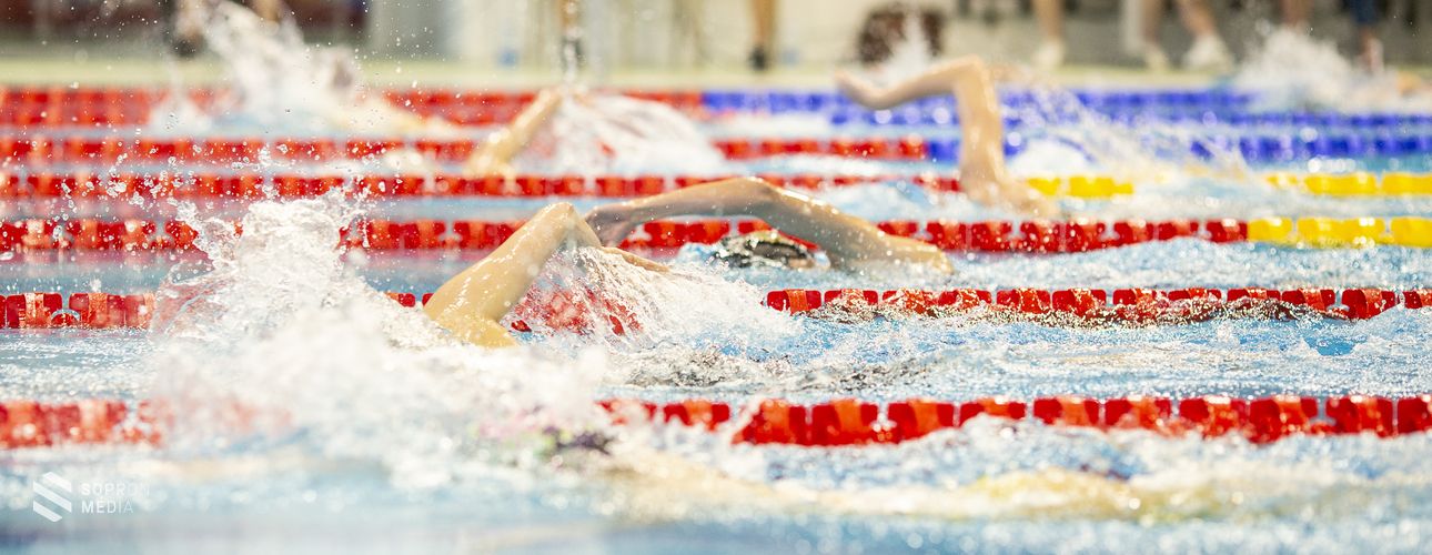 Közel ötszáz úszóversenyző állt fel a rajtkőre a III. Lővér Kupán