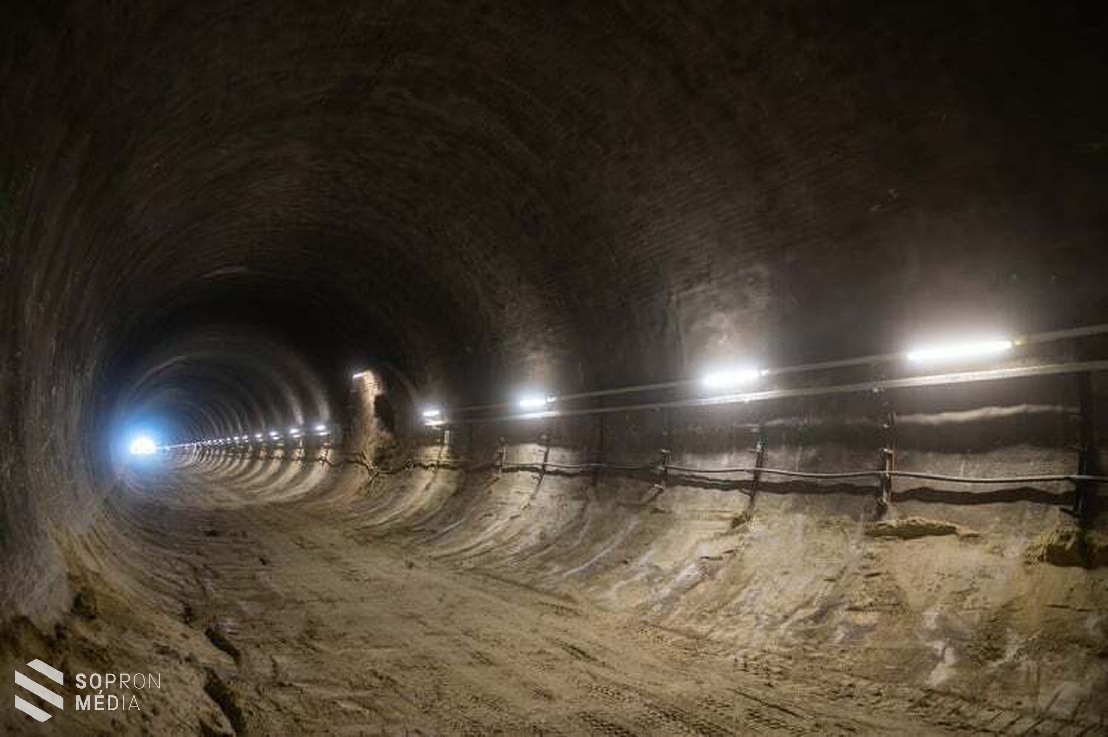 M85: ezzel a megoldással pörög fel a betonozás a soproni alagút északi járatában