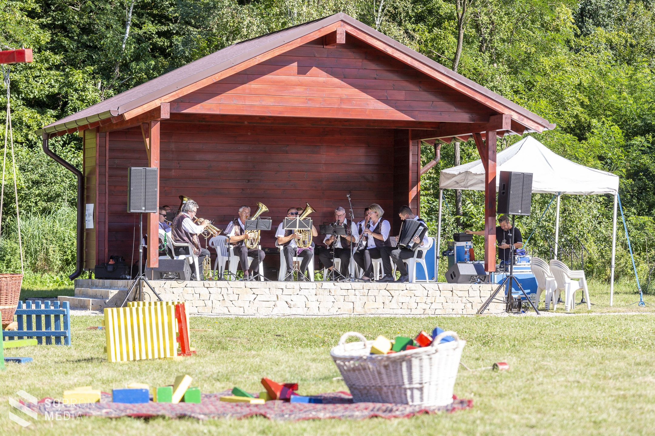 Felavatták a Szent Borbála teret Brennbergbányán
