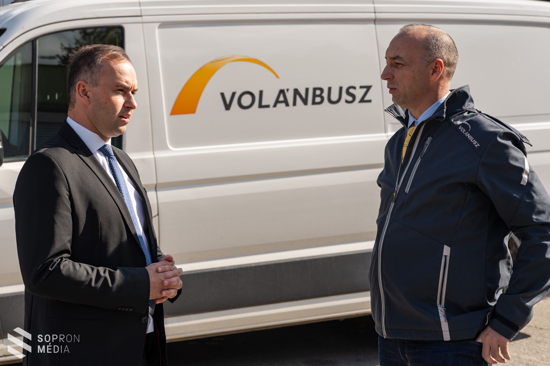 10 új autóbusz áll a helyi és helyközi közlekedés szolgálatába