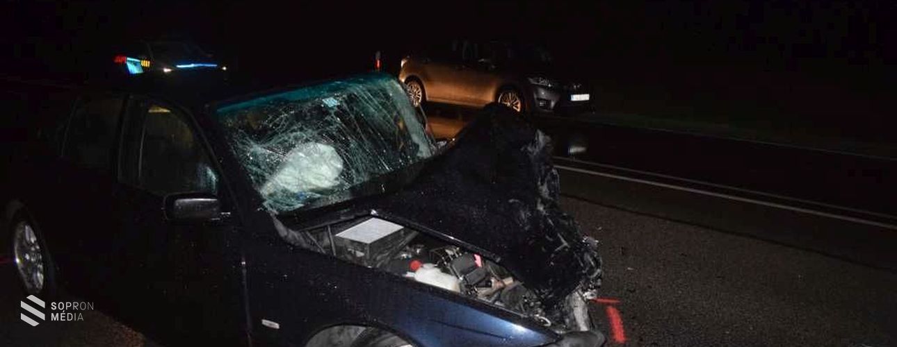 A vétlen autó vezetője halt meg szombaton a 85-ös úton történt balesetben, a rendőrség büntetőeljárást indított 