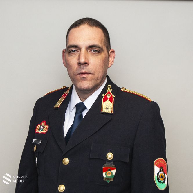 Dóka Imre tűzoltó őrnagy, a BM Országos Katasztrófavédelmi Főigazgatóság szóvivő helyettese