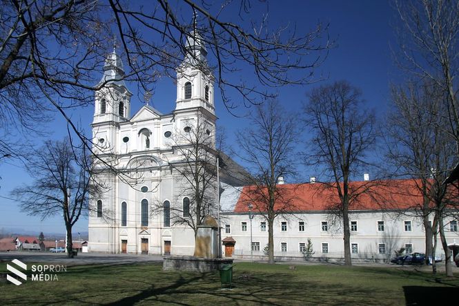 A csíksomlyói Mária-kegytemplom 