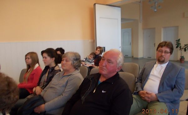 Faluházi esték 2013. április