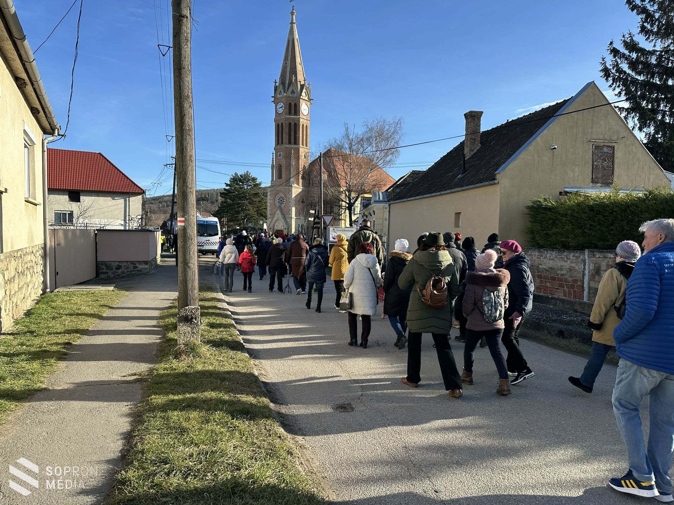 Lakodalmas mulatsággal űzték el a telet Ágfalván
