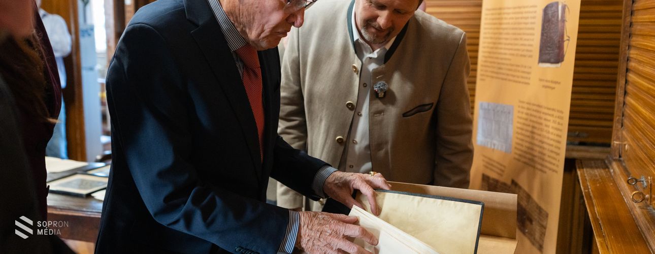 Háromdoboznyi múlt elevenedett meg a Soproni Levéltárban