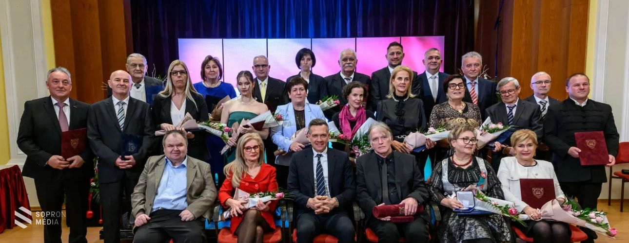 Hűség napja: átadták a városi kitüntetéseket