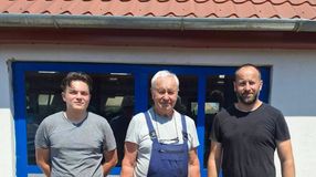 Defektet kaptak a soproni mentők, egy közeli autójavító műhely segített a szakembereknek!