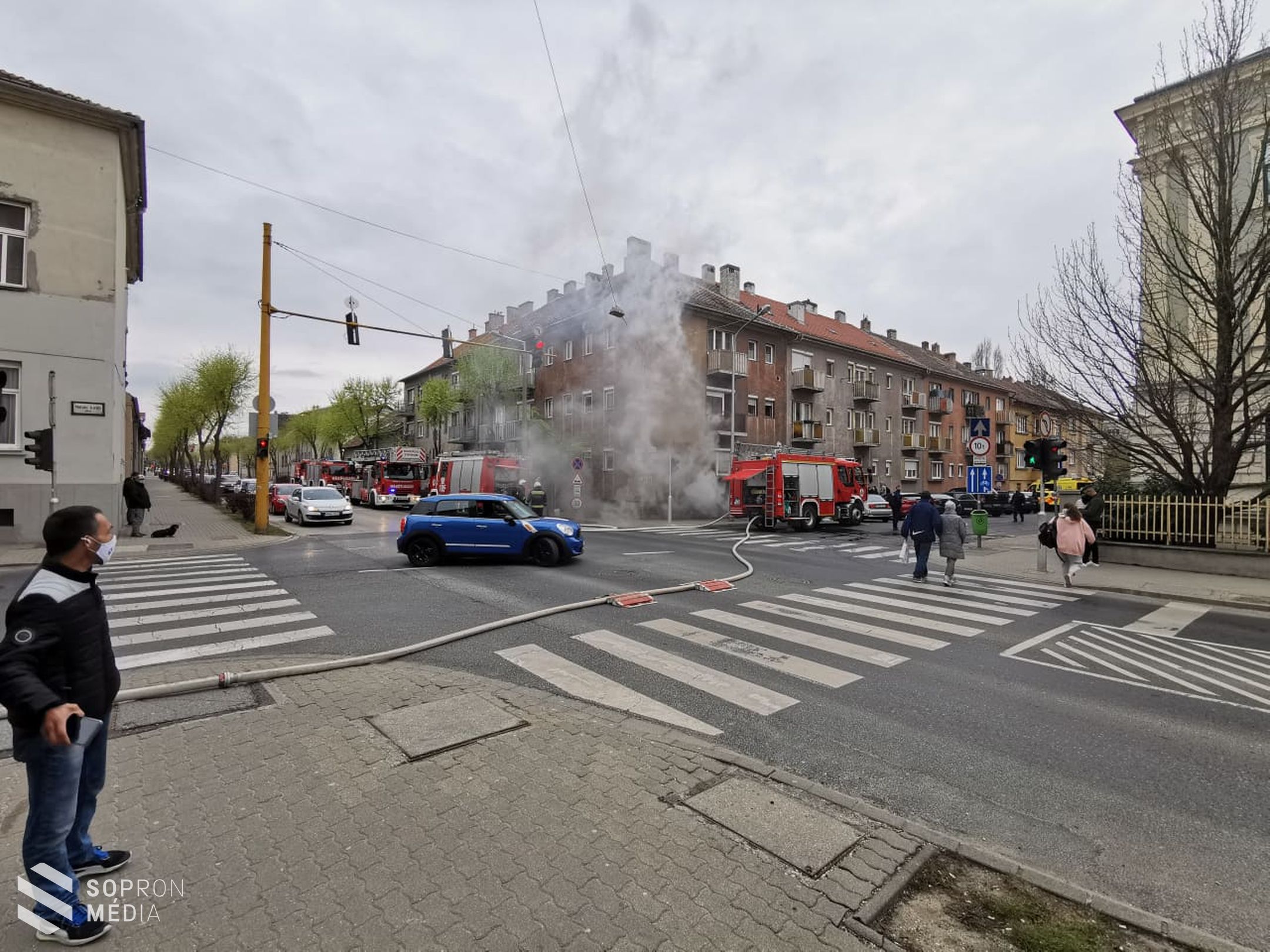 Tűz volt egy társasház pincéjében a Csengery utcában - GALÉRIA