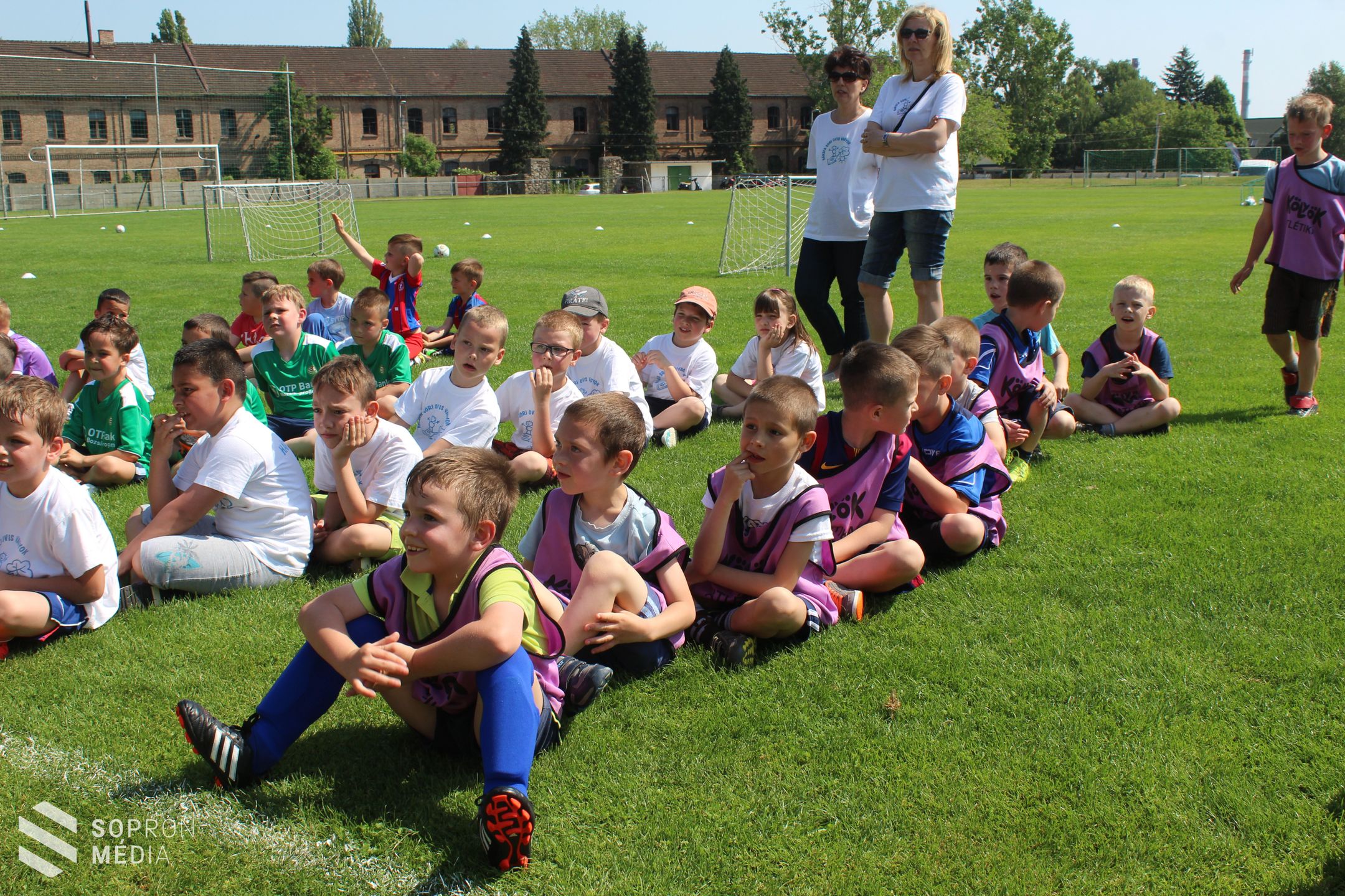 Közel kétszáz óvodás focizott az Ágfalvi úton (galéria)