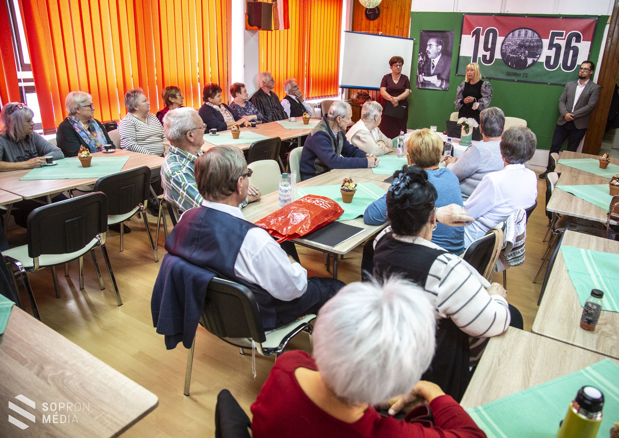 Előadás és műsor ’56 tiszteletére a Jereván lakótelepen