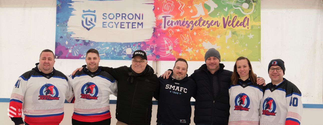 Megnyílt az új jégpálya Sopronban