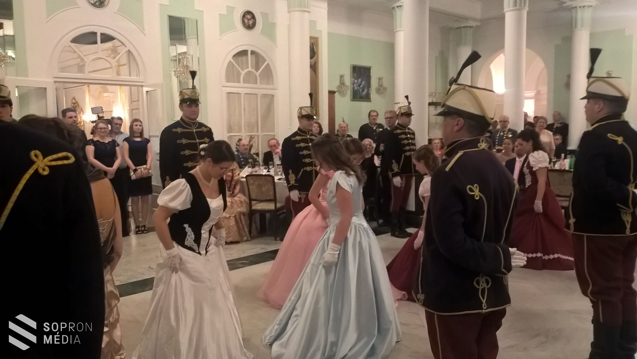 Szombat esti időutazás - Soproni Huszárbál 2018 