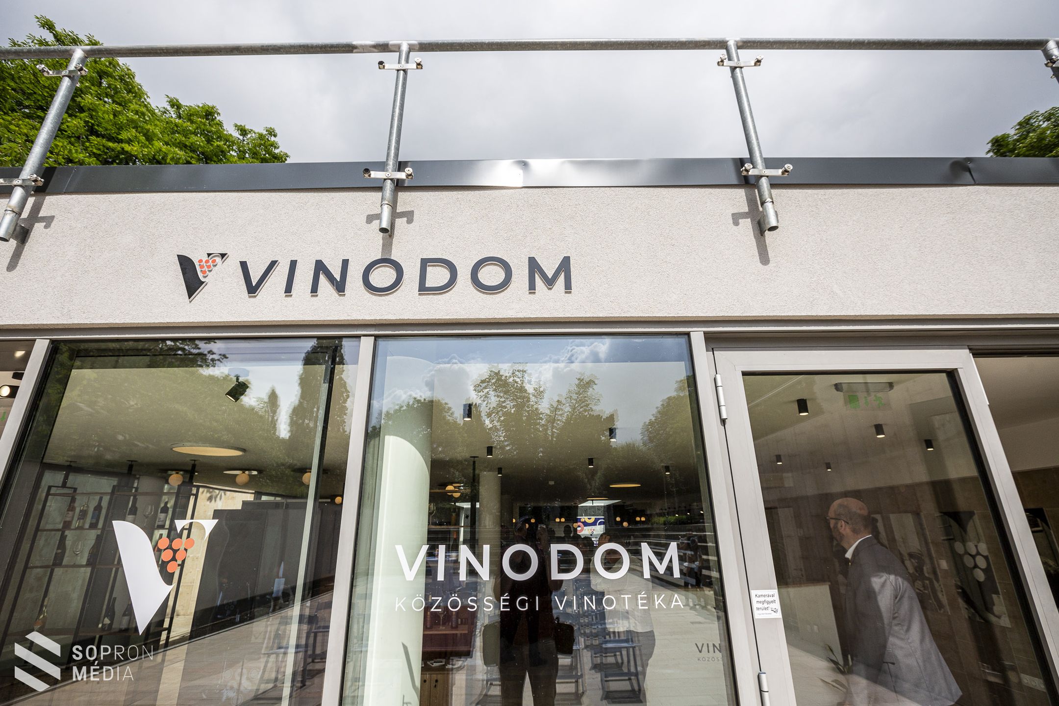 VINODOM - Közösségi Vinotékát alakítottak ki a Deák téren