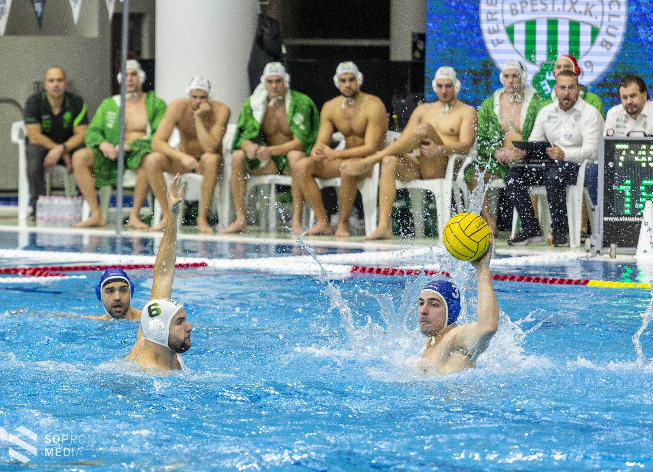 Vízilabda a Lőver Uszodában - Az FTC és Szolnok csapata a döntőben