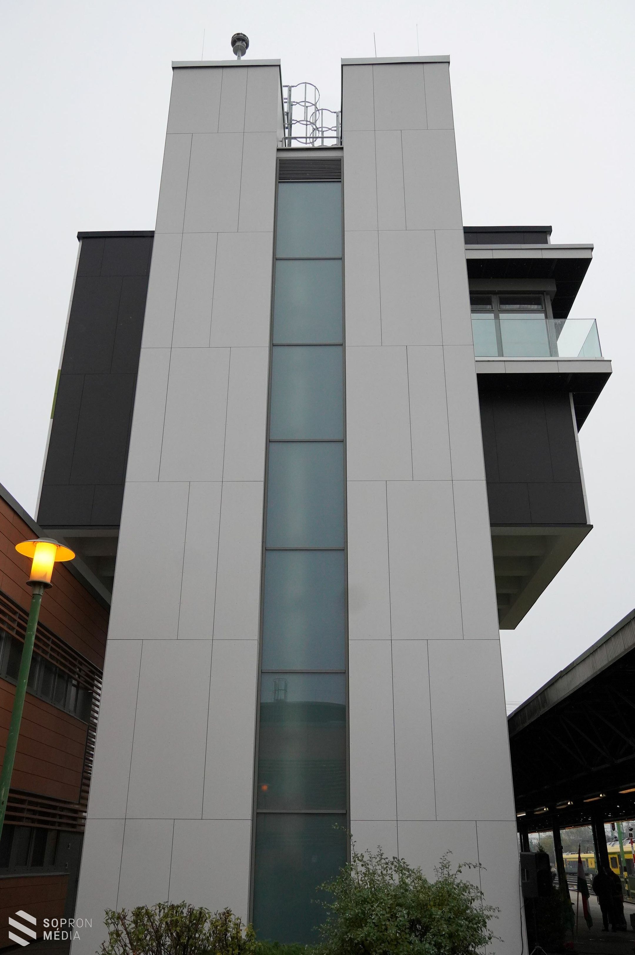 Megújult az irányítótorony a soproni vasútállomáson