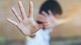 Bántalmazták a gyermekotthonban élőket – vádat emeltek az ügyben