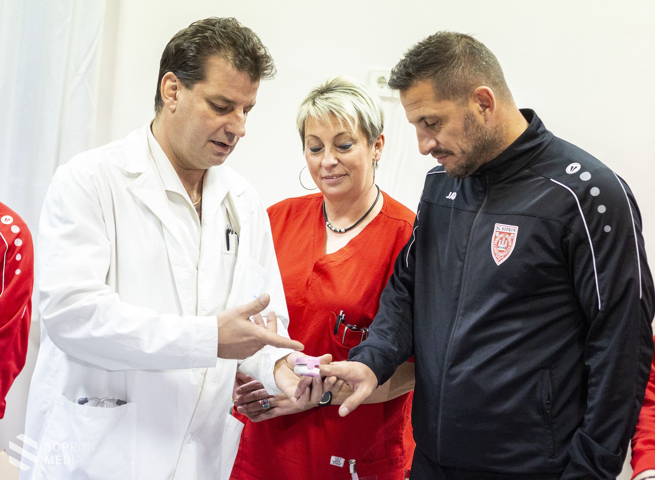 Adomány a gyermekosztálynak az SC Soprontól