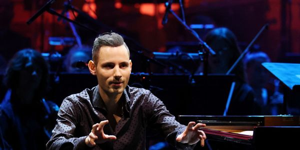„Határok nélkül - Péter Bence és a Győri Filharmonikus Zenekar”