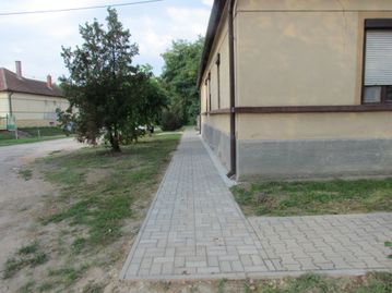 Szabadság utcai járda felújítása