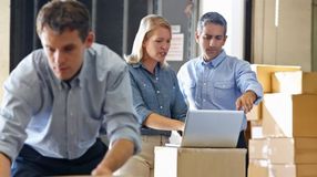 Az iparűzési adó felezése automatikusan jár a kkv-knak