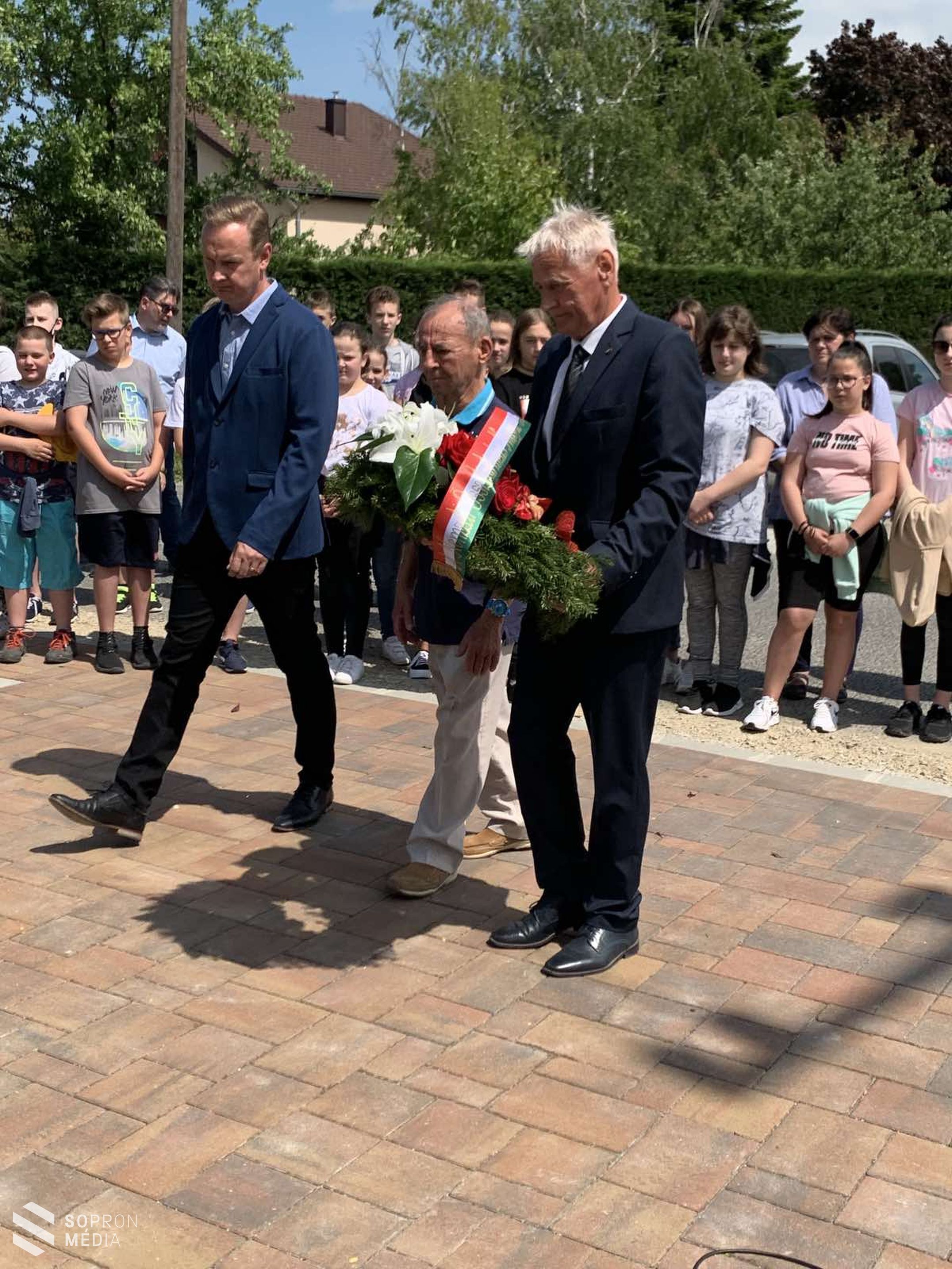 A nemzeti összetartozás emlékművét avatták ma fel Kópházán