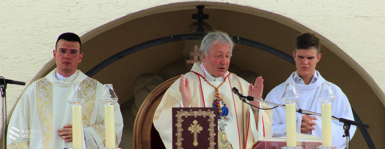 Ünnepi szentmise, kenyér- és borszentelés Sopronban