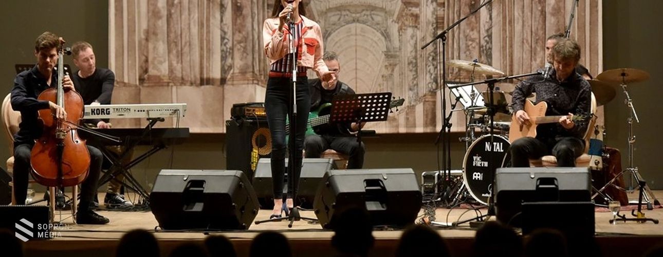 Tompos Kátya és Hrutka Róbert elvarázsolta az Esterházy-kastély közönségét