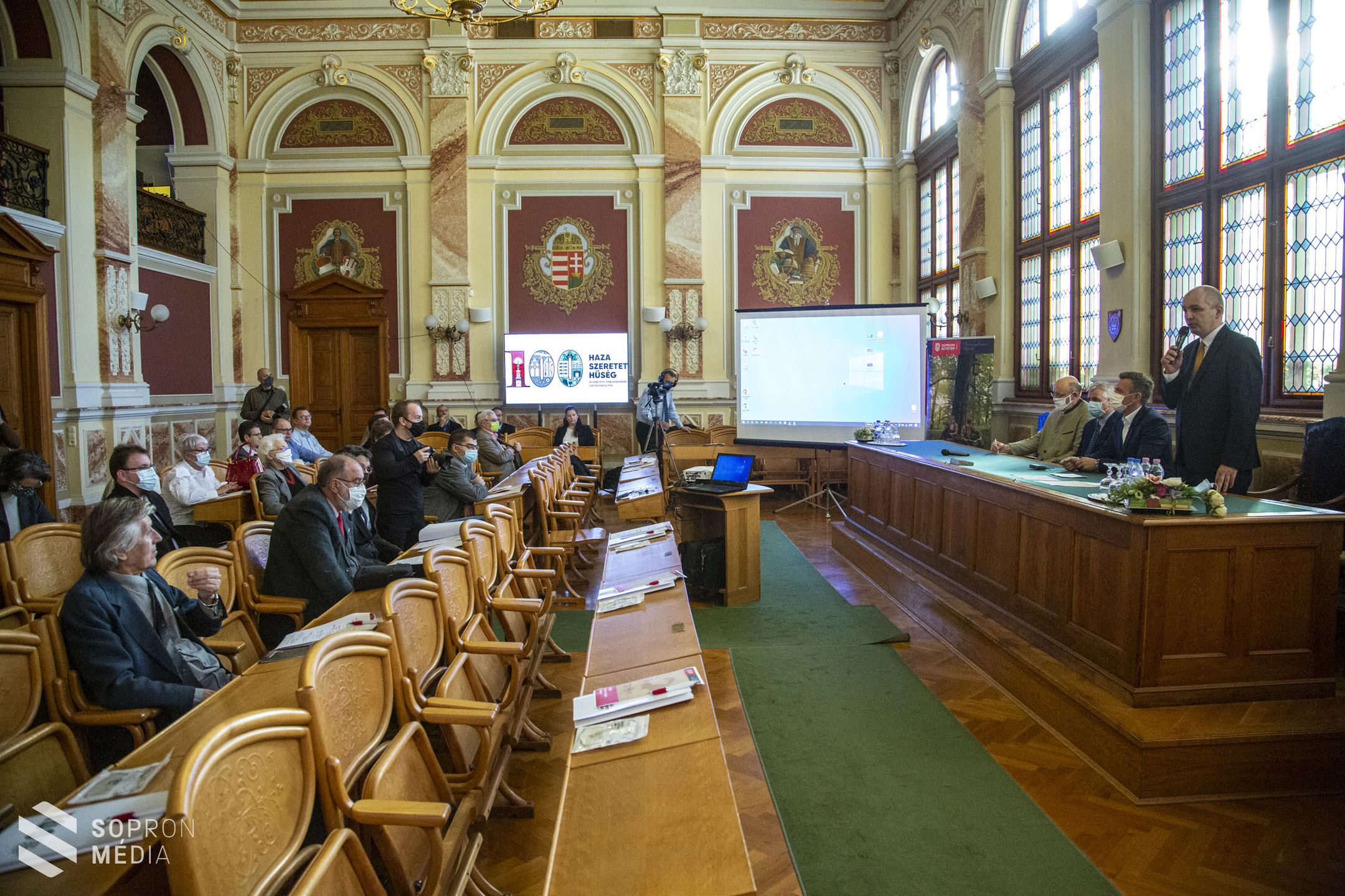 Történelmi konferencia a Városházán