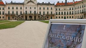 Látogatható a fertődi Esterházy-kastély és a nagycenki Széchényi Mauzóleum