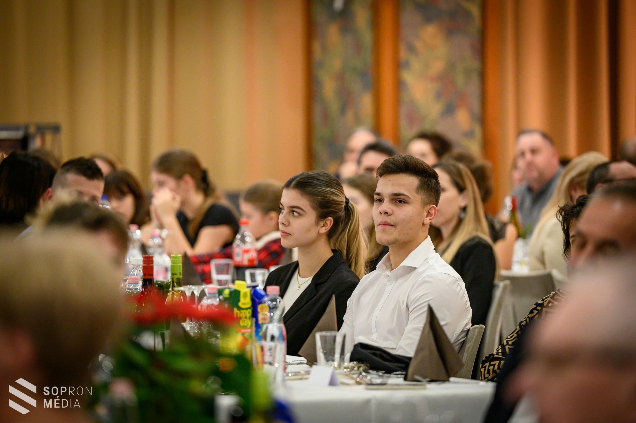 Ünnepélyes évzárót tartottak a teniszezők a Hotel Sopronban